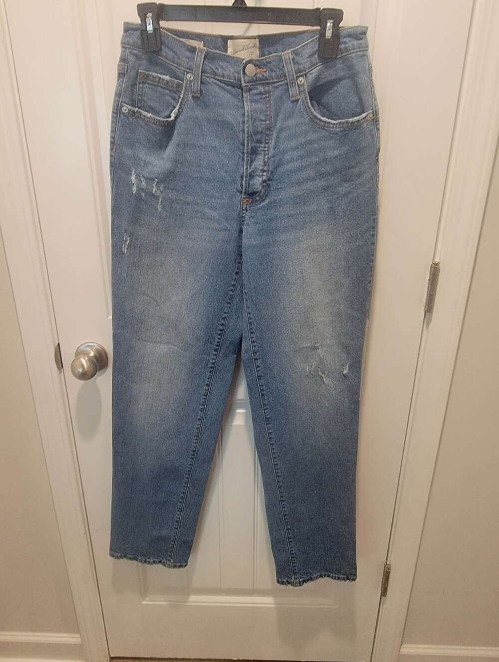 Universal Thread Sz 8R High-Rise 90's Straight Buttonfly Distressed 16" W 32" In